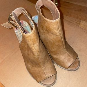 Tan Block Open Toe Heels w/ Buckles